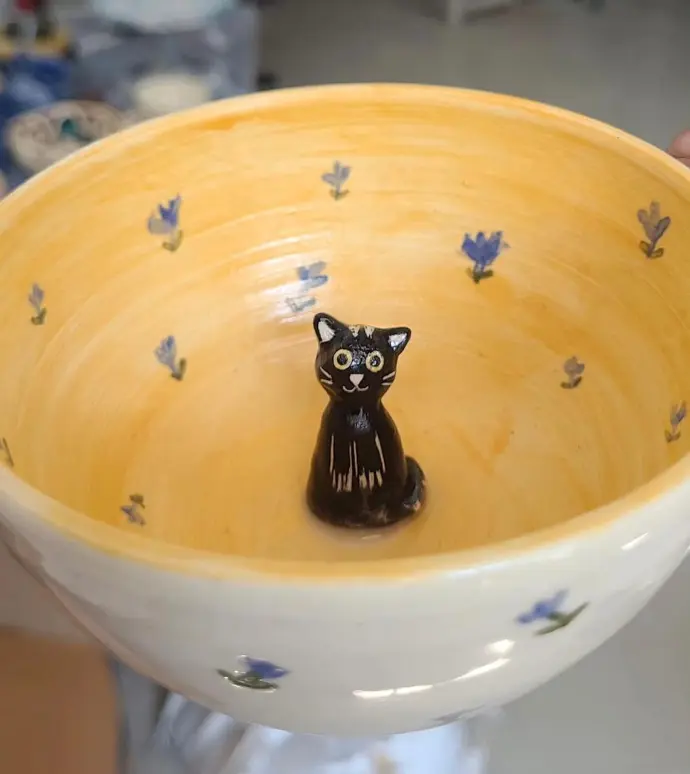 Peeking cat cute ceramic mug