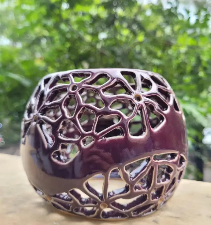burgandy ceramic lamp