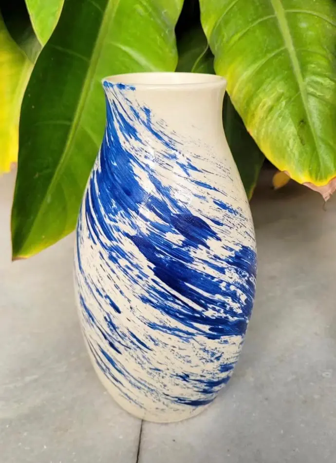 Our selection of modern, minimalist, rustic, vintage, bohemian, and unique aesthetic flower vases will elevate your home decor.